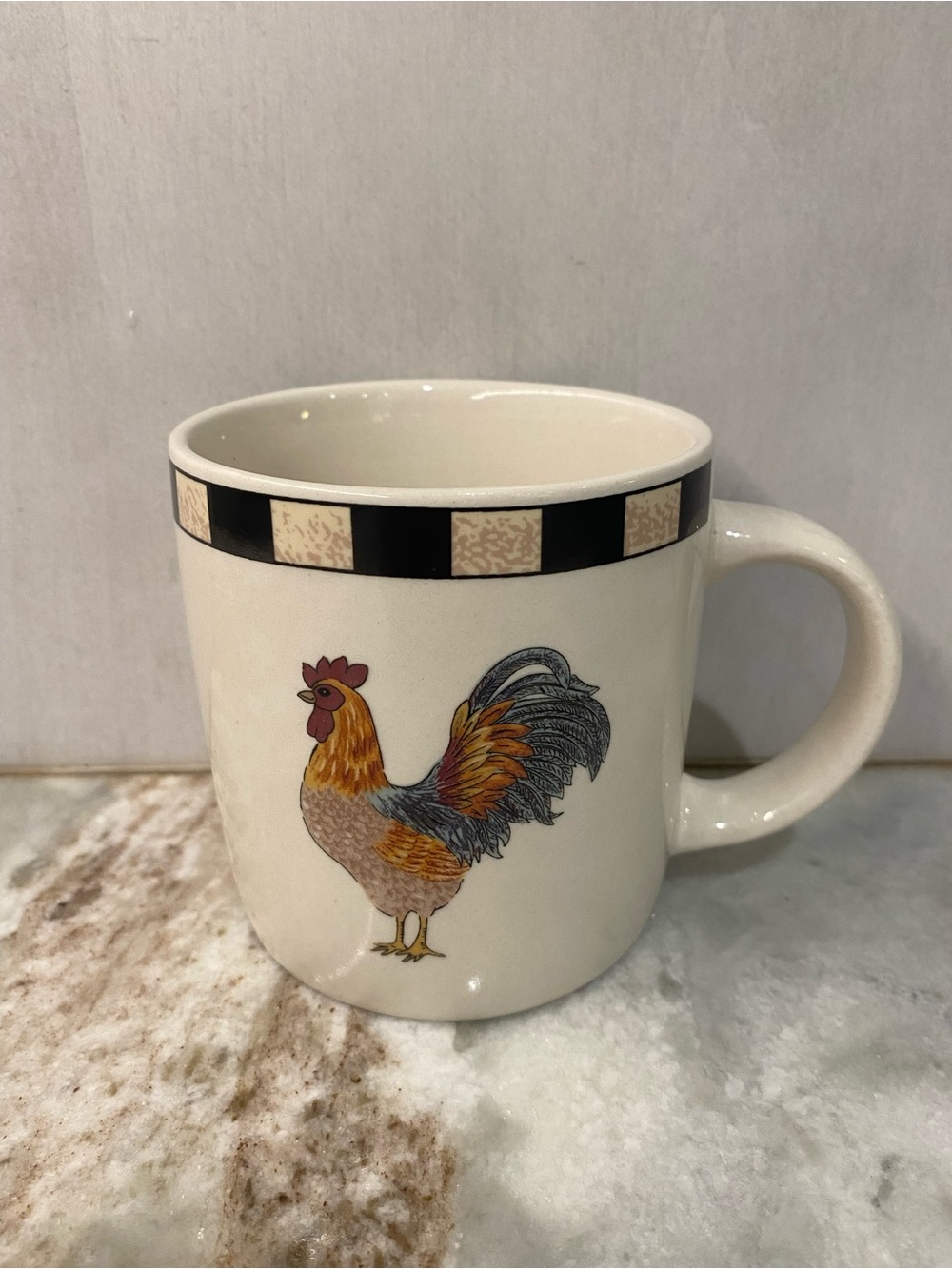 Gibson Brewster Rooster Mug Vintage 2003 Farmhouse Plaid Checkered Border 14oz